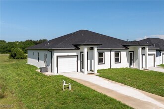 428 Petite Ave in Lehigh Acres, FL - Building Photo - Building Photo