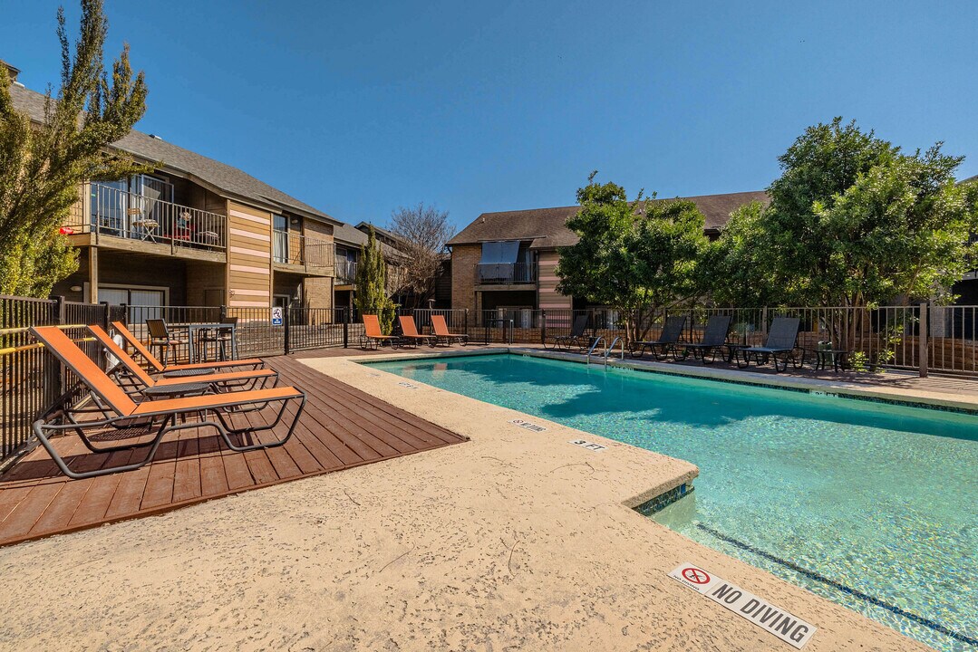 The Enclave in Austin, TX - Building Photo