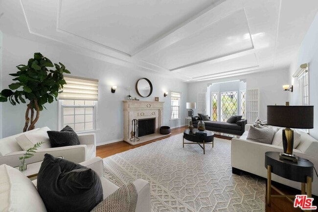 property at 865 S Lucerne Blvd