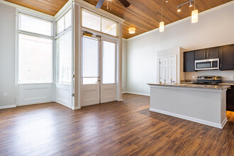 Lofts at Poplar Pointe in Macon, GA - Building Photo - Interior Photo