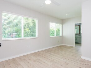 842 NE 121st St in Biscayne Park, FL - Building Photo - Building Photo