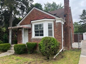 16045 Edmore Dr in Detroit, MI - Building Photo - Building Photo