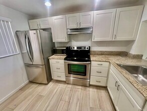 1831 Sabal Palm Dr in Davie, FL - Building Photo - Building Photo