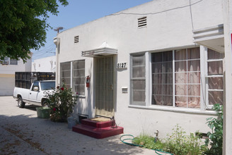 8125-8131 State St in South Gate, CA - Foto de edificio - Building Photo