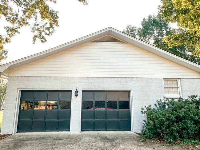 306 Covered Bridge Rd in Rainbow City, AL - Building Photo - Building Photo