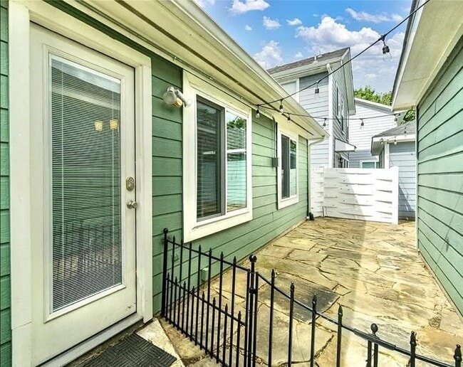 property at 6807 Kingwood Glen Dr