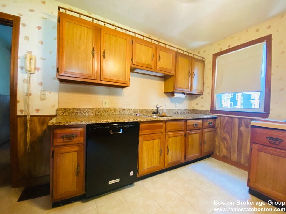 72 Roseclair St, Unit 1 in Boston, MA - Building Photo