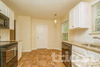 3212 W Yorkshire Ct in Mount Juliet, TN - Foto de edificio - Building Photo