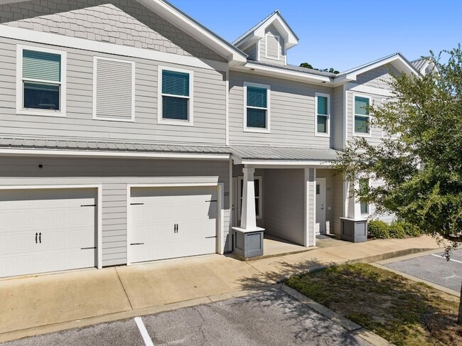 222 N Sand Palm Rd in Freeport, FL - Foto de edificio - Building Photo