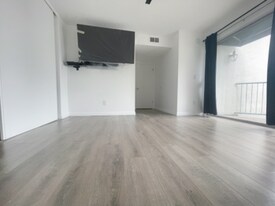 18526 Mayall St in Los Angeles, CA - Building Photo