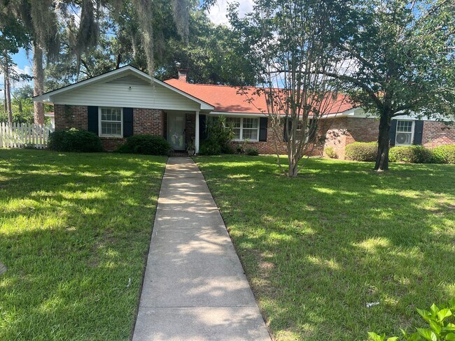 property at 1614 Queensbury St