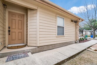 9011 Gill Bridge in San Antonio, TX - Building Photo - Building Photo