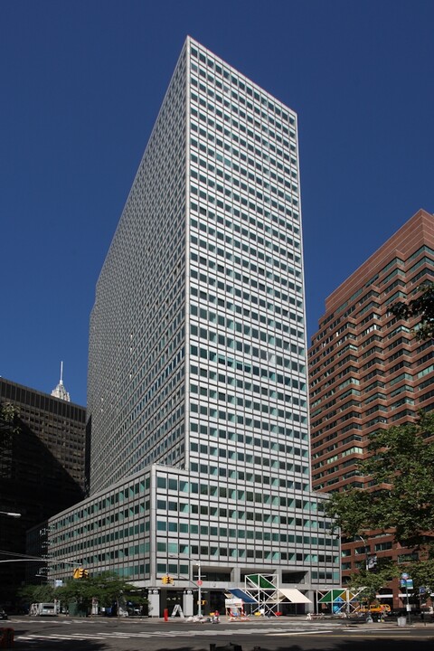 200 Water St in New York, NY - Building Photo