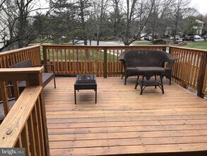 13659 Forest Pond Ct in Centreville, VA - Building Photo - Building Photo