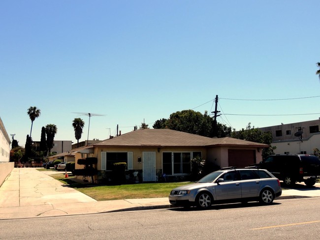 14000-14004 Yukon Ave in Hawthorne, CA - Building Photo - Building Photo