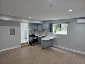 1129 W 23rd St, Unit 1129 in Los Angeles, CA - Foto de edificio - Building Photo