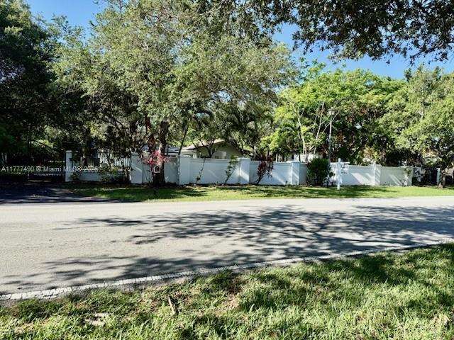 9450 SW 104th St in Miami, FL - Building Photo - Building Photo