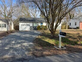 906 Foley Dr in Williamsburg, VA - Building Photo