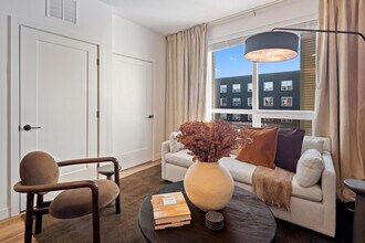 484 2nd St, Unit FL2-ID1380130P in Everett, MA - Building Photo - Building Photo