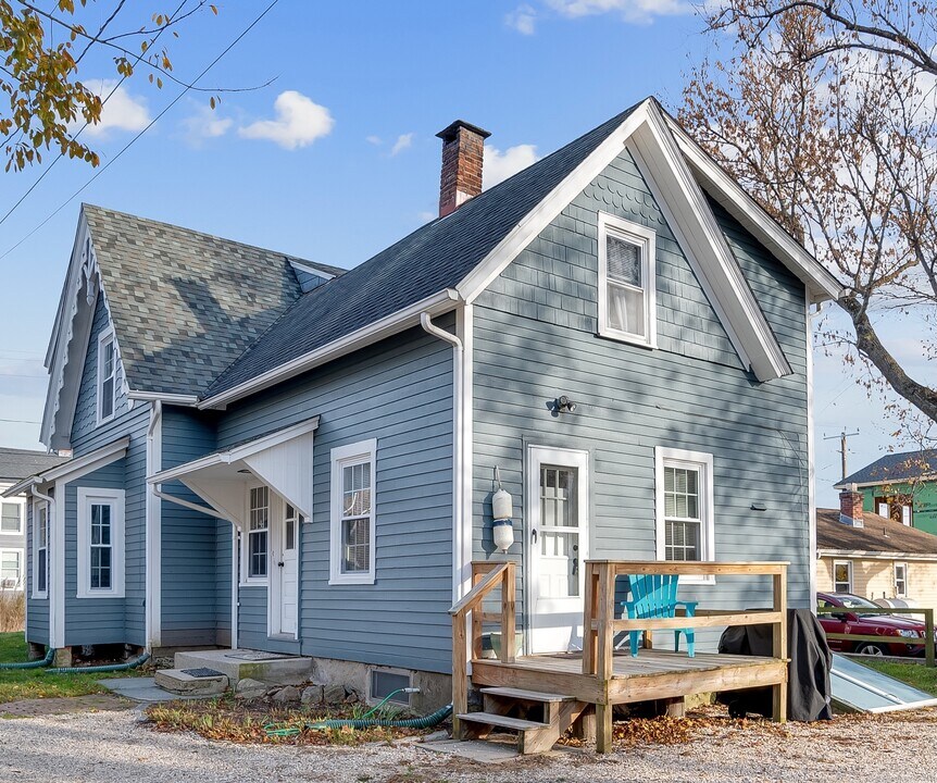 109 Salt Island Rd in Westbrook, CT - Building Photo