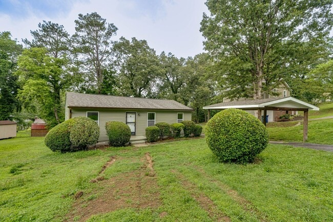 property at 1903 Parkway Dr