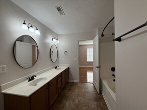 106 Centerrock Dr in Christiana, TN - Foto de edificio - Building Photo