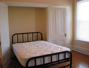 1020 S 7th St, Unit fully furnished efficienc in Springfield, IL - Foto de edificio - Building Photo