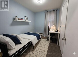 2979 Lawrence Ave E in Toronto, ON - Building Photo - Building Photo