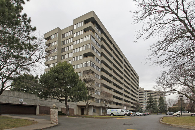 Aspen Grove Condo in Mississauga, ON - Building Photo - Primary Photo