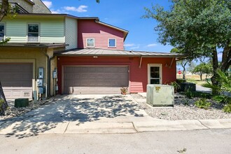532 Refugio St in San Antonio, TX - Building Photo - Building Photo