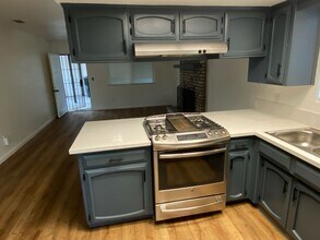 1534 S Linwood St in Visalia, CA - Building Photo - Building Photo