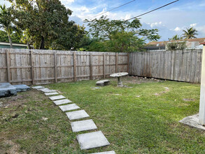 11239 SW 5th Terrace in Miami, FL - Building Photo - Building Photo