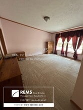 115 Northwoods Cir in Wisconsin Dells, WI - Foto de edificio - Building Photo