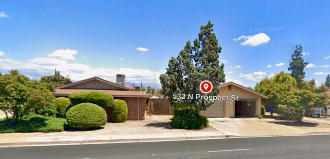 532 N Prospect St in Porterville, CA - Foto de edificio - Building Photo