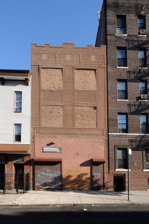 161 Meserole St in Brooklyn, NY - Building Photo