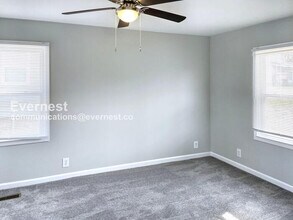 1003 Oleander Dr in Gallatin, TN - Foto de edificio - Building Photo