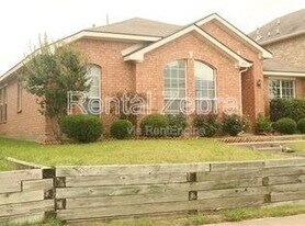 830 Orian Dr in Mesquite, TX - Building Photo