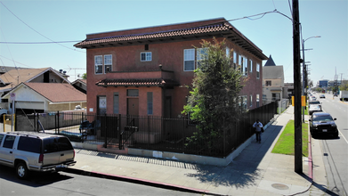 738 W 56th St in Los Angeles, CA - Building Photo - Building Photo