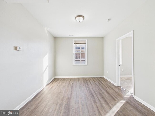 300 W Chesapeake Ave in Towson, MD - Building Photo - Building Photo