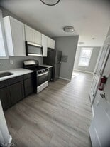 17 Teaneck Rd, Unit 2A in Ridgefield Park, NJ - Building Photo