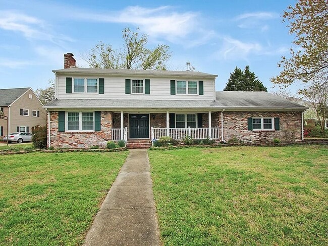 property at 427 Elizabeth Lake Dr