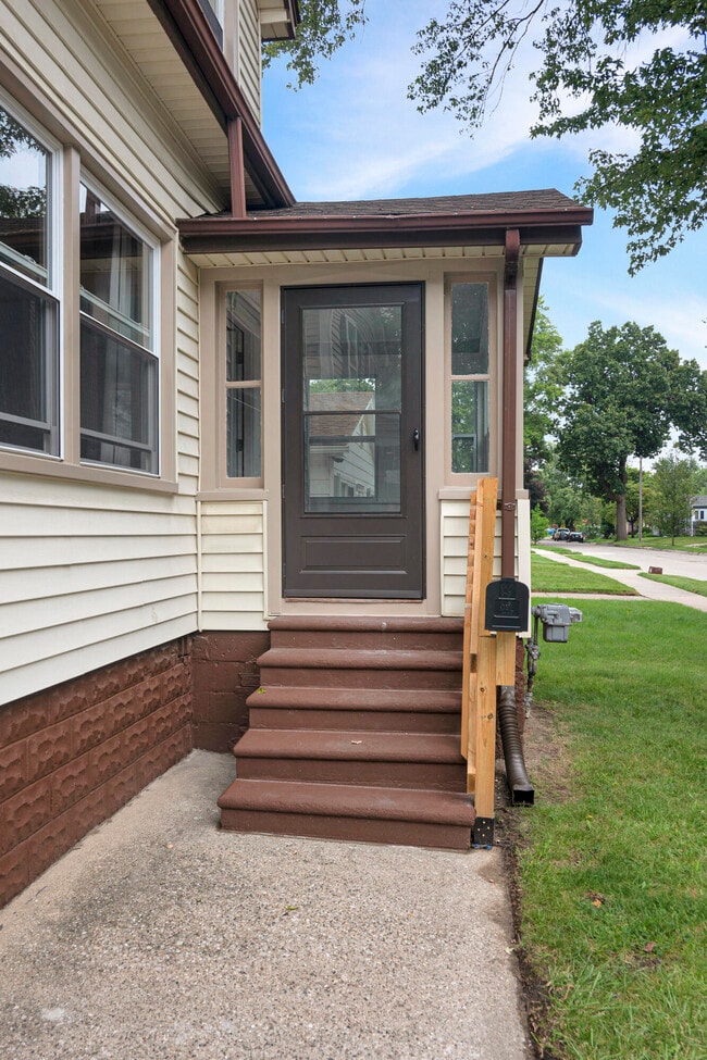 1753 College St in Ferndale, MI - Building Photo - Building Photo