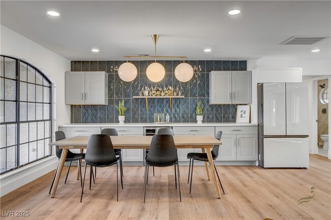 property at 2501 Wimbledon Dr