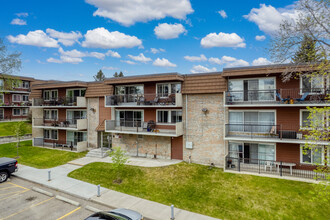 Hilltop House in Calgary, AB - Building Photo - Building Photo