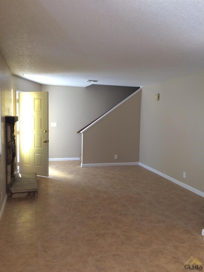 2600 Chandler Ct in Bakersfield, CA - Building Photo - Building Photo