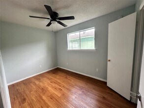 607 Reed Ave, Unit 2 in Wharton, TX - Building Photo - Building Photo