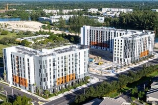 Naranja Grand II in Homestead, FL - Building Photo