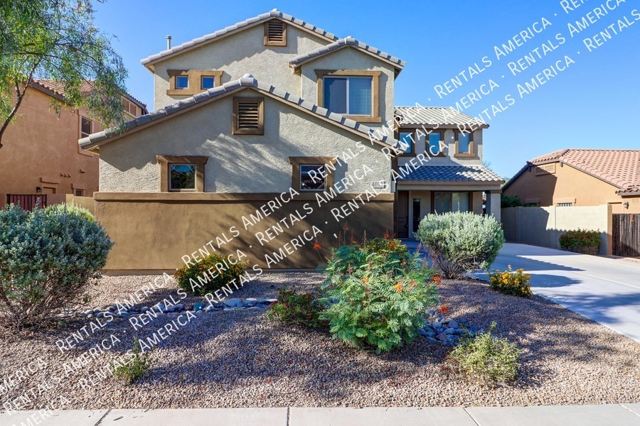 4013 E Expedition Way in Phoenix, AZ - Building Photo