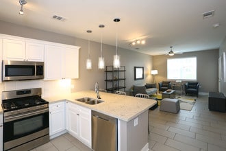 500 Station in Aurora, IL - Foto de edificio - Interior Photo