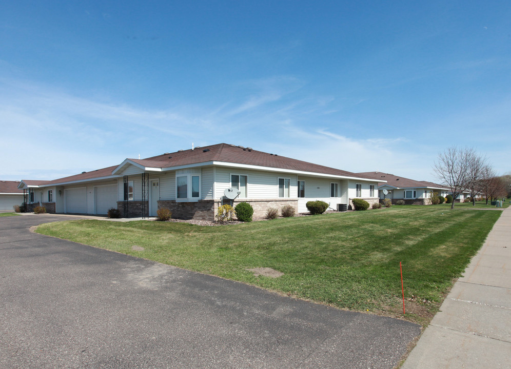 Realife Cooperative Apartments in Eau Claire, WI - Foto de edificio